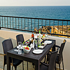 Olivia Palm Hotel